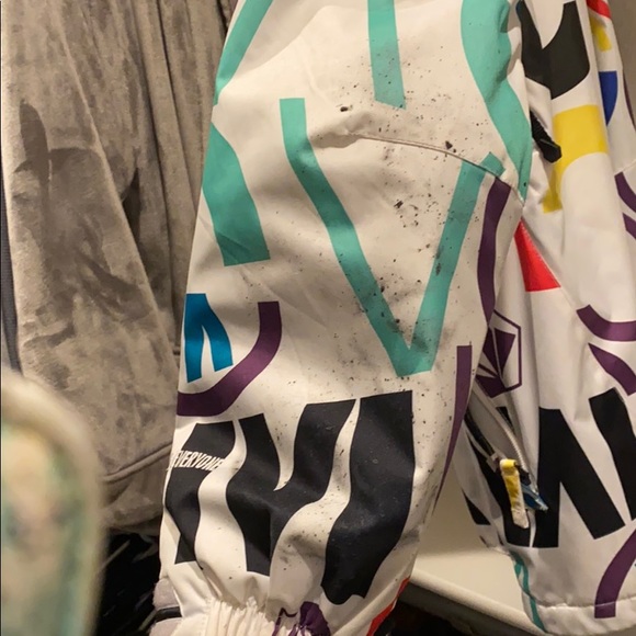 Volcom snowboarding jacket - Picture 6 of 7